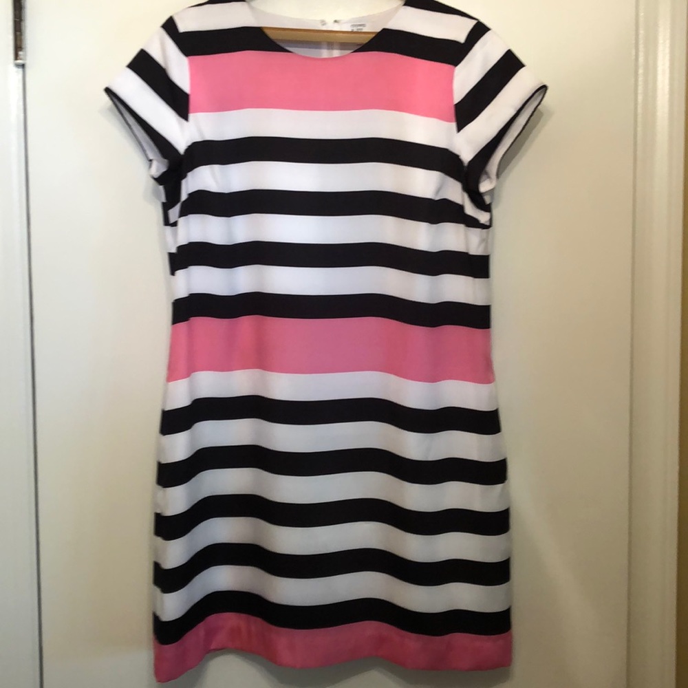 Crown and Ivy 10p dress. Like new. Pockets, lined